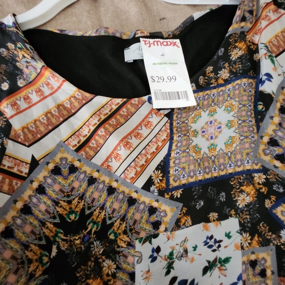 Top - Picture 6 of 6